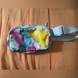 RARE Lululemon Everywhere Belt Bag - 1L